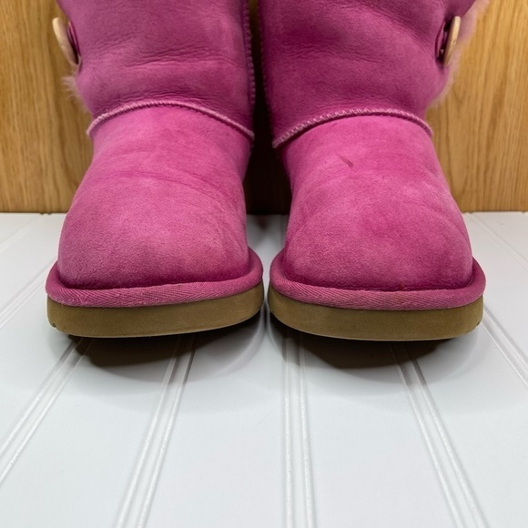 Ugg Boots Bailey Button Breast Cancer - Picture 3 of 10